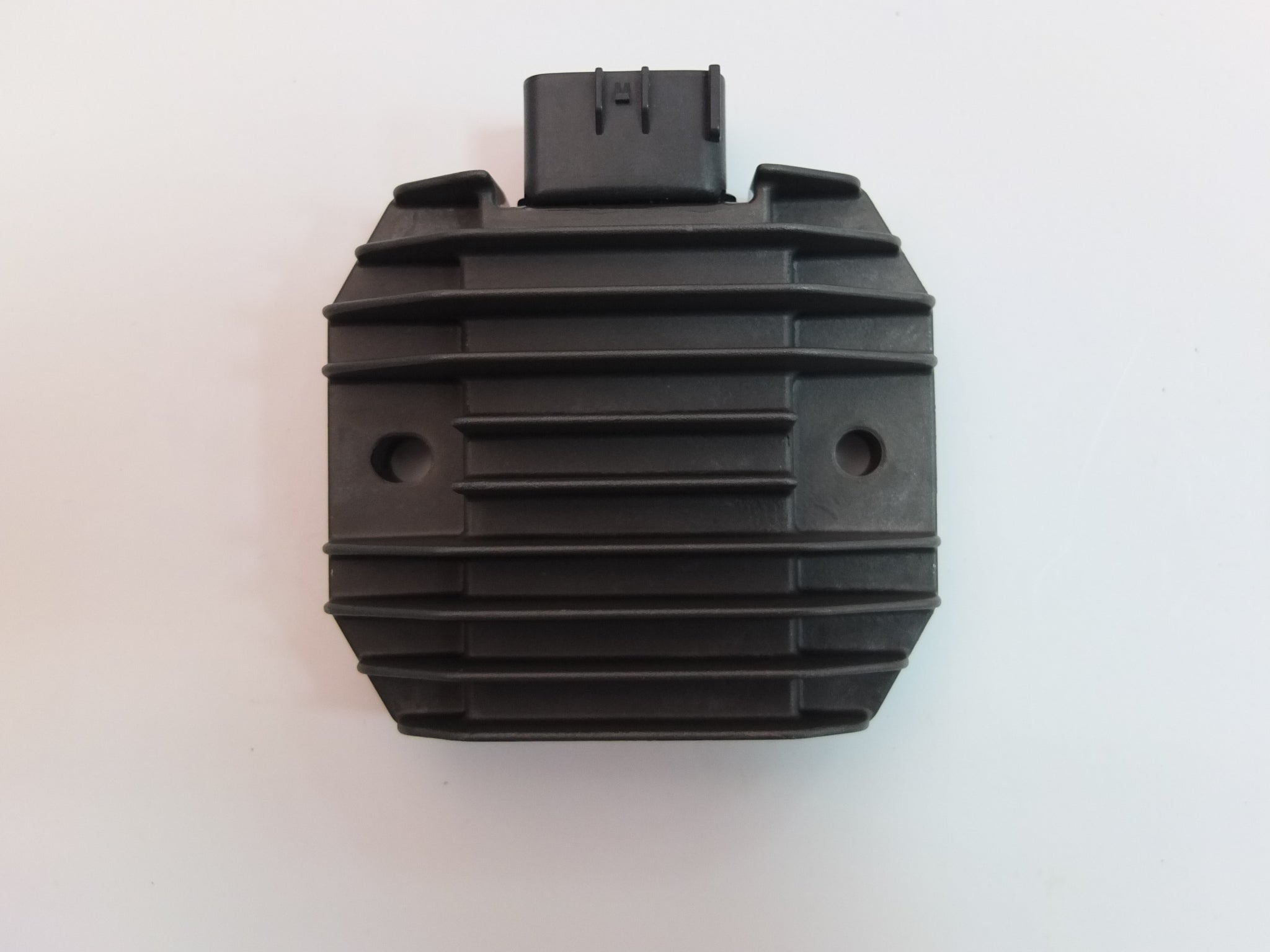 REGULADOR/RECTIFICADOR Y-5BN-81960-00 XV650A/XVS/BT1100/XV1600A/YFZ450R 09/21 LTR 450 06/09