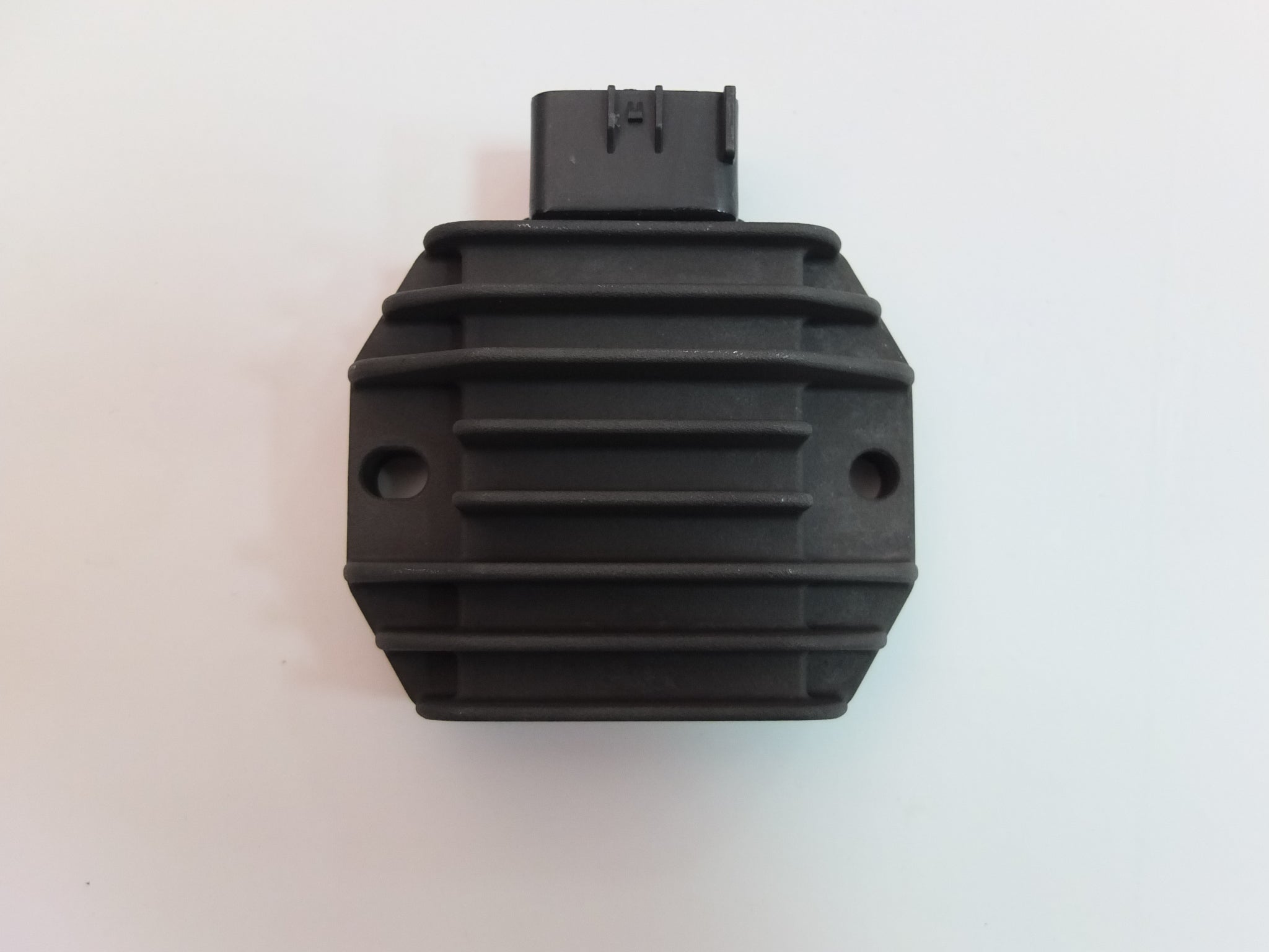 REGULADOR/RECTIFICADOR Y-5GT-81960-00 YFM350/400/600/660R/LTR/LTZ