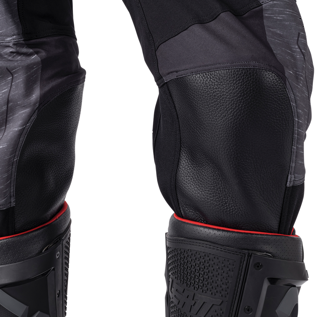 CALCAS LEATT 4.5 STEALTH PRETO/CINZA - M - 5026000662