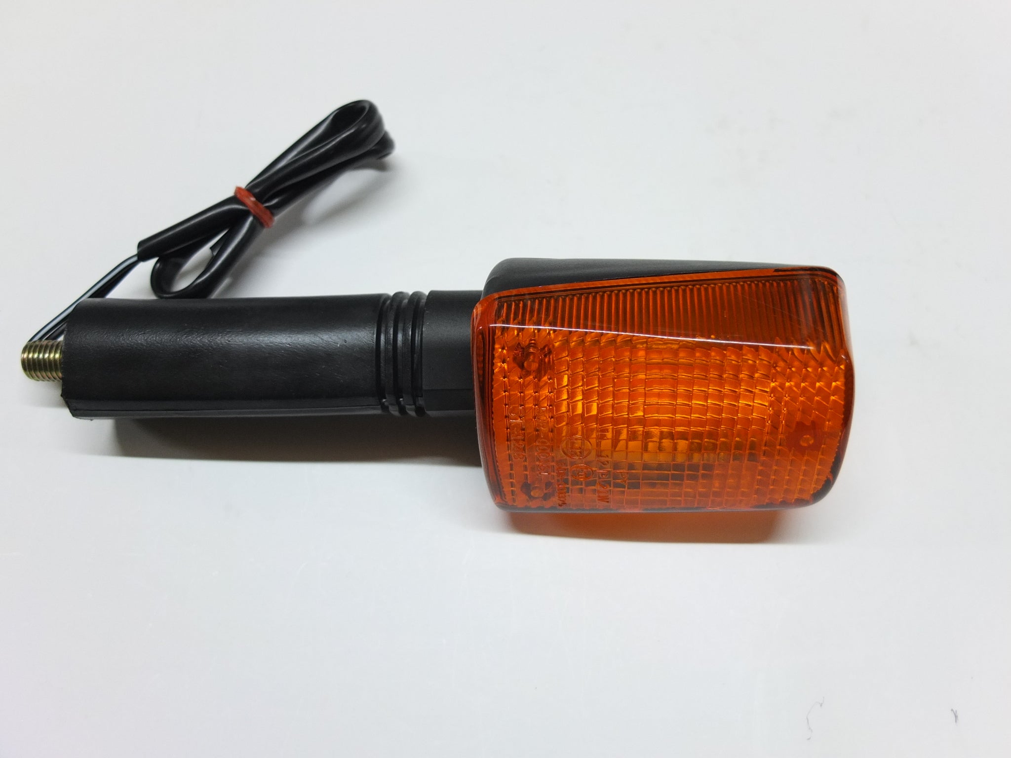 PISCA FRENTE ESQUERDO GS500E, GSF600, GSX600F/750F, RF600