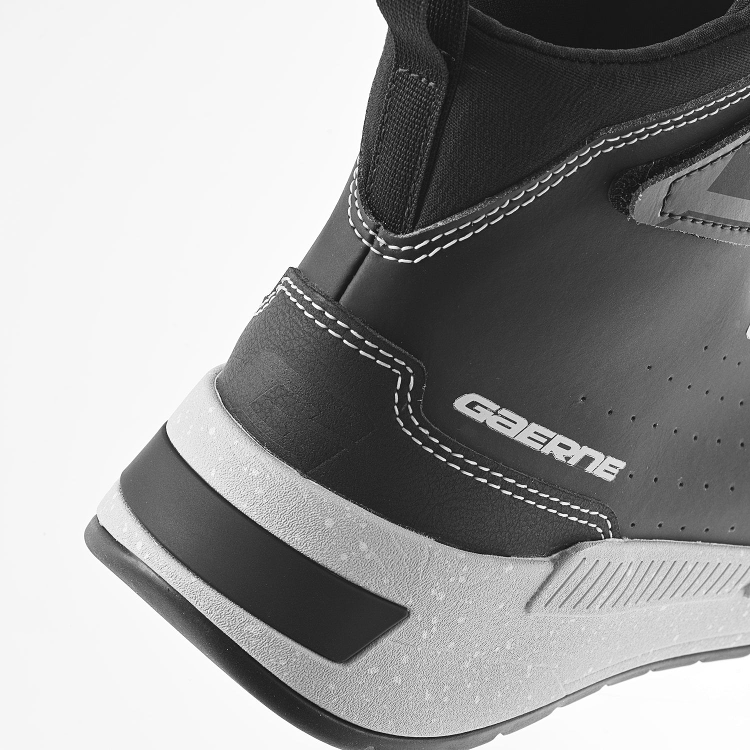 BOTAS GAERNE G-ZION GORE-TEX PRETO/BRANCO (2978-014) - 43