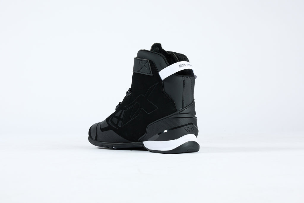 BOTAS IXON BULL 2 WP PRETO/BRANCO 508 10 1 007-1015 - 42