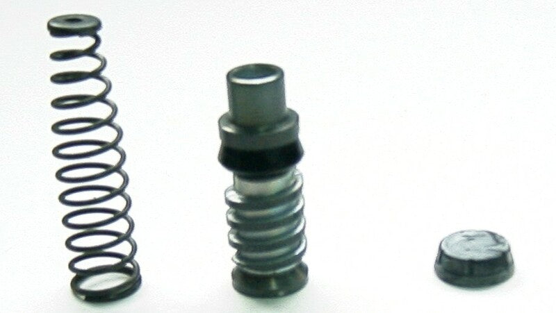 TOURM REPAIR KIT CLUTCH MASTER CYLINDER