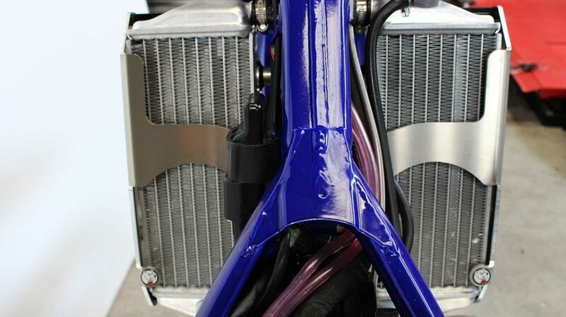 AXP RADIATOR BRACES BLK