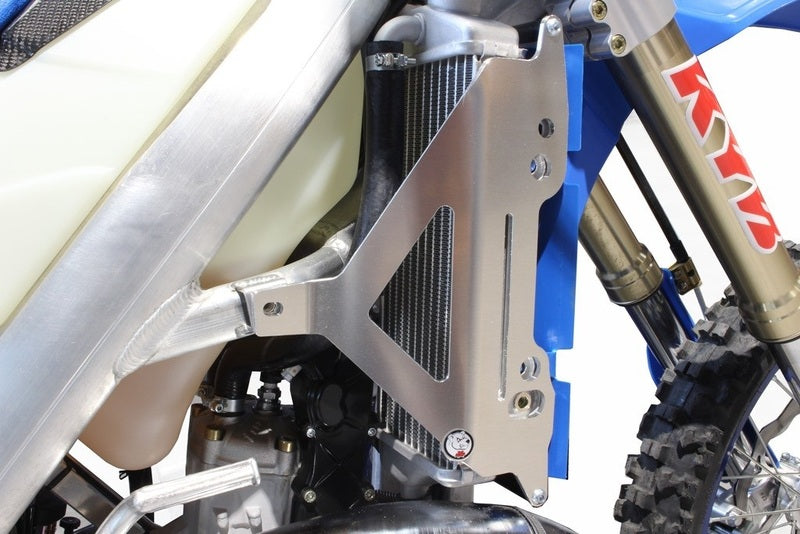 AXP RADIATOR BRACES BLK
