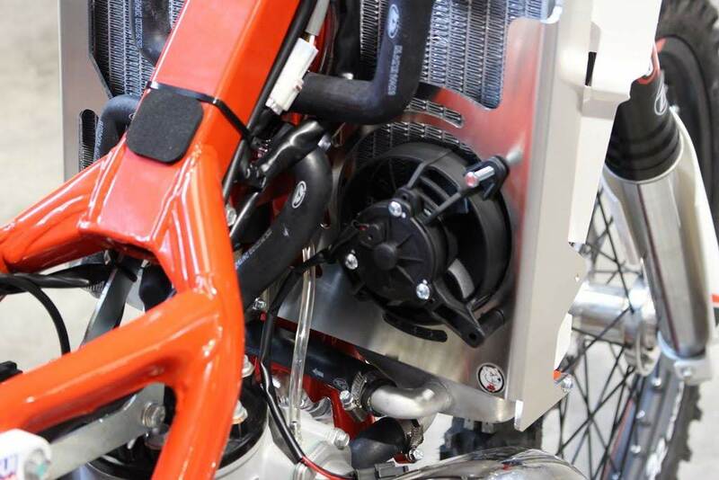 AXP RADIATOR BRACES RED