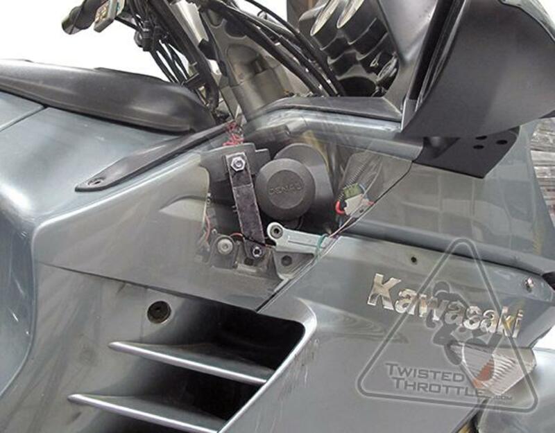 DENAL MOUNT SOUNDBOMB KAWASAKI GTR 1400