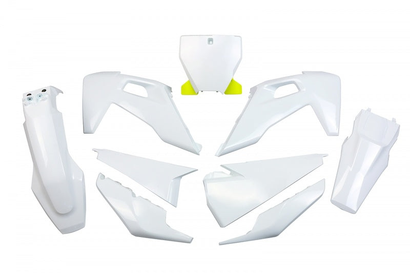 UFO PLASTIC KIT, O22/O22