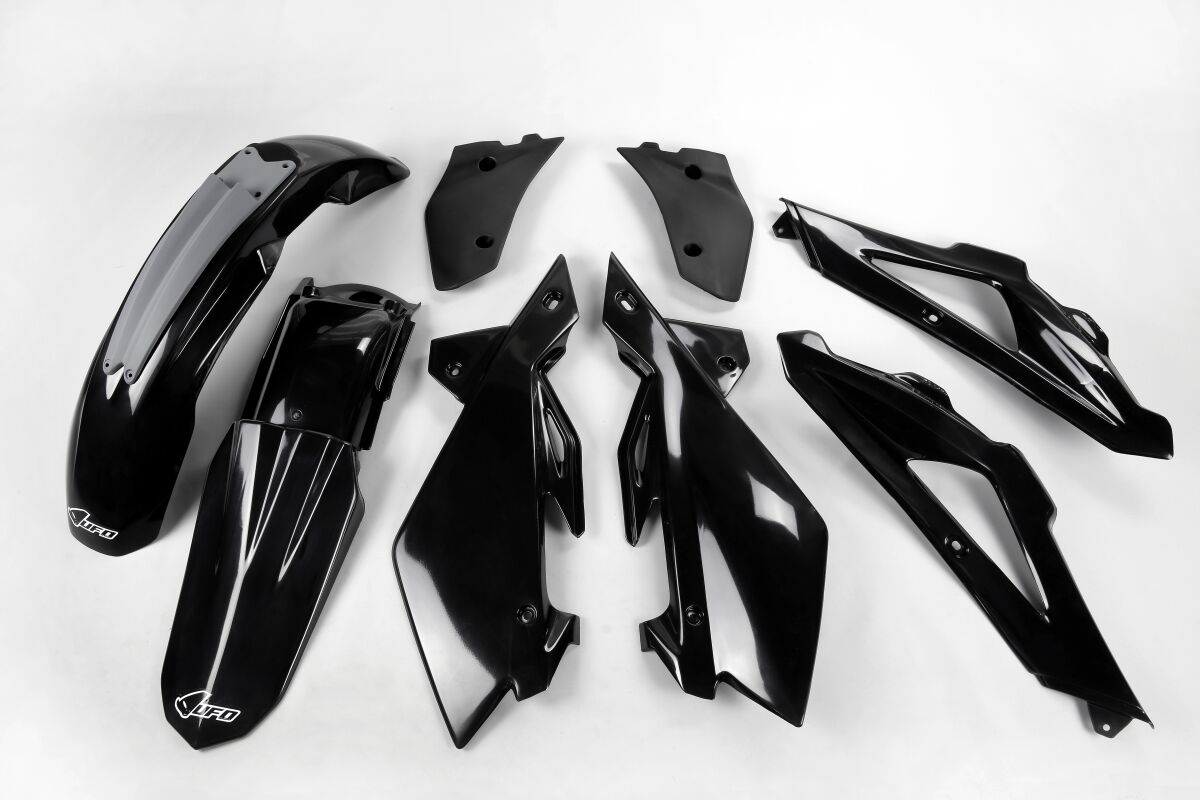 BODY KIT HVA 06-08 2T BK