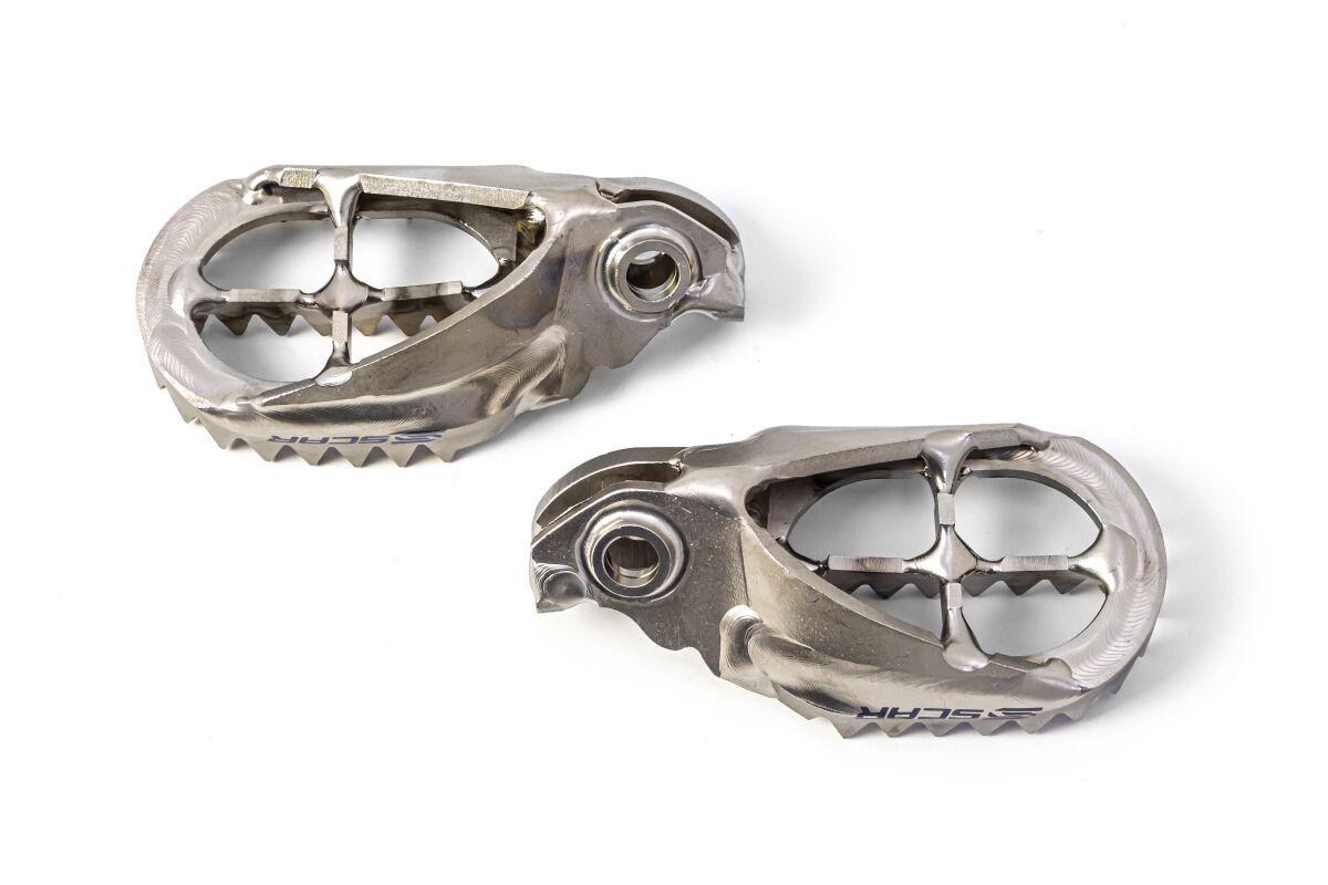 FOOTPEGS SCAR BETA TITAN