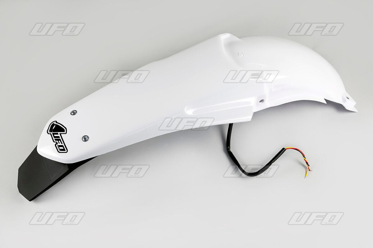 FENDER RR W LED YZ WH