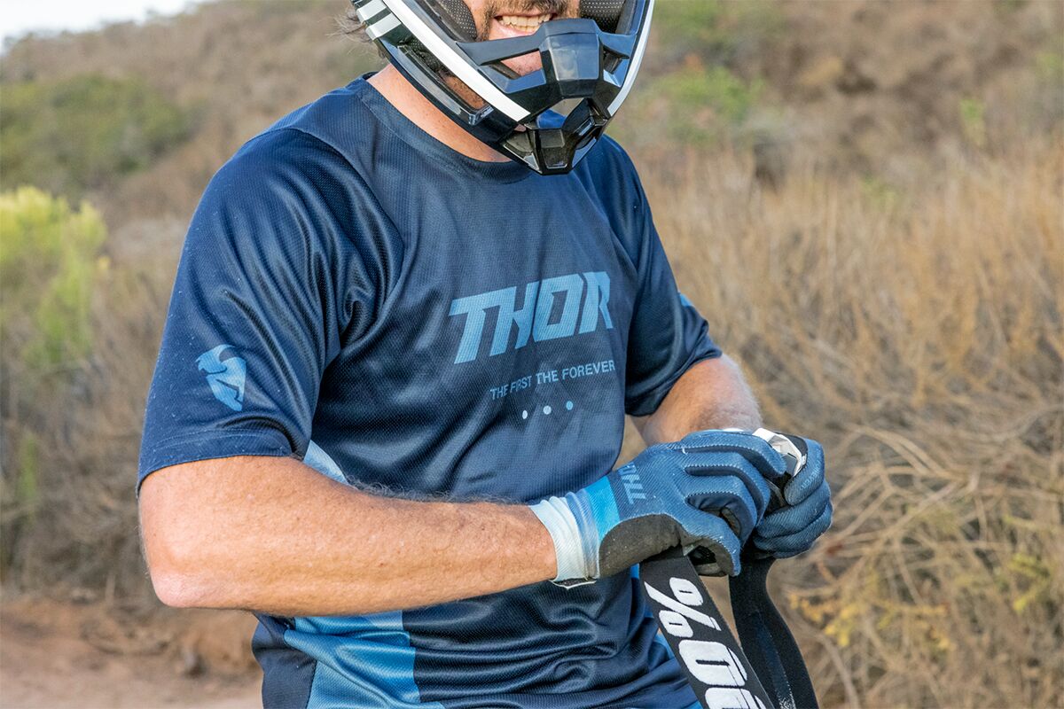 GLOVE ASSIST REACT MN/TE SM