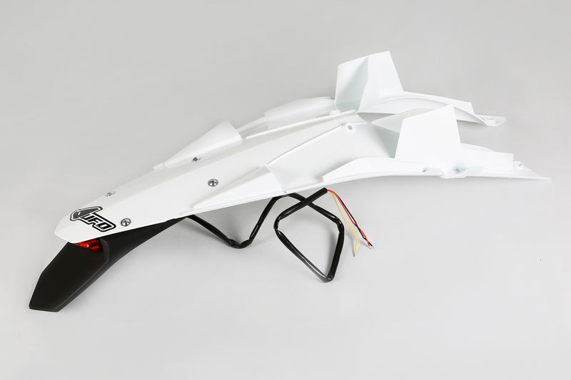 UFO PLASTIC REAR FENDER, WHT/WHT