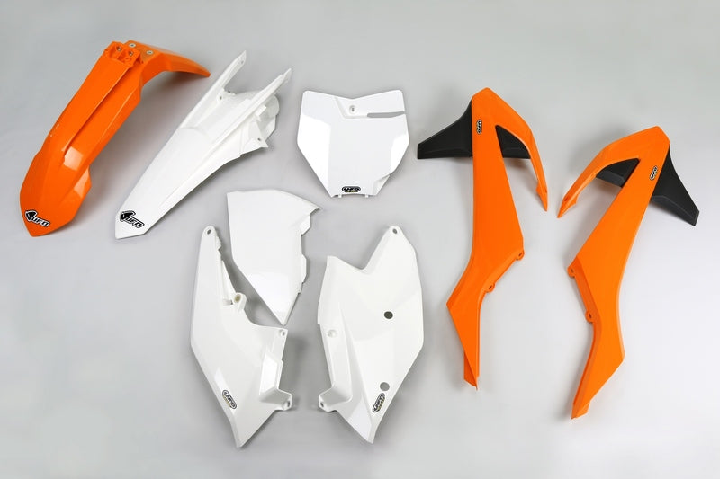 UFO PLASTIC KIT, ORG/WHT