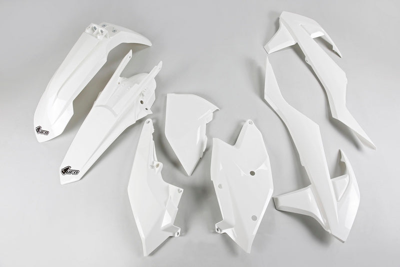 UFO PLASTIC KIT, WHT/WHT