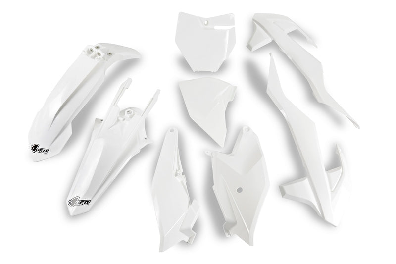 UFO PLASTIC KIT, WHT